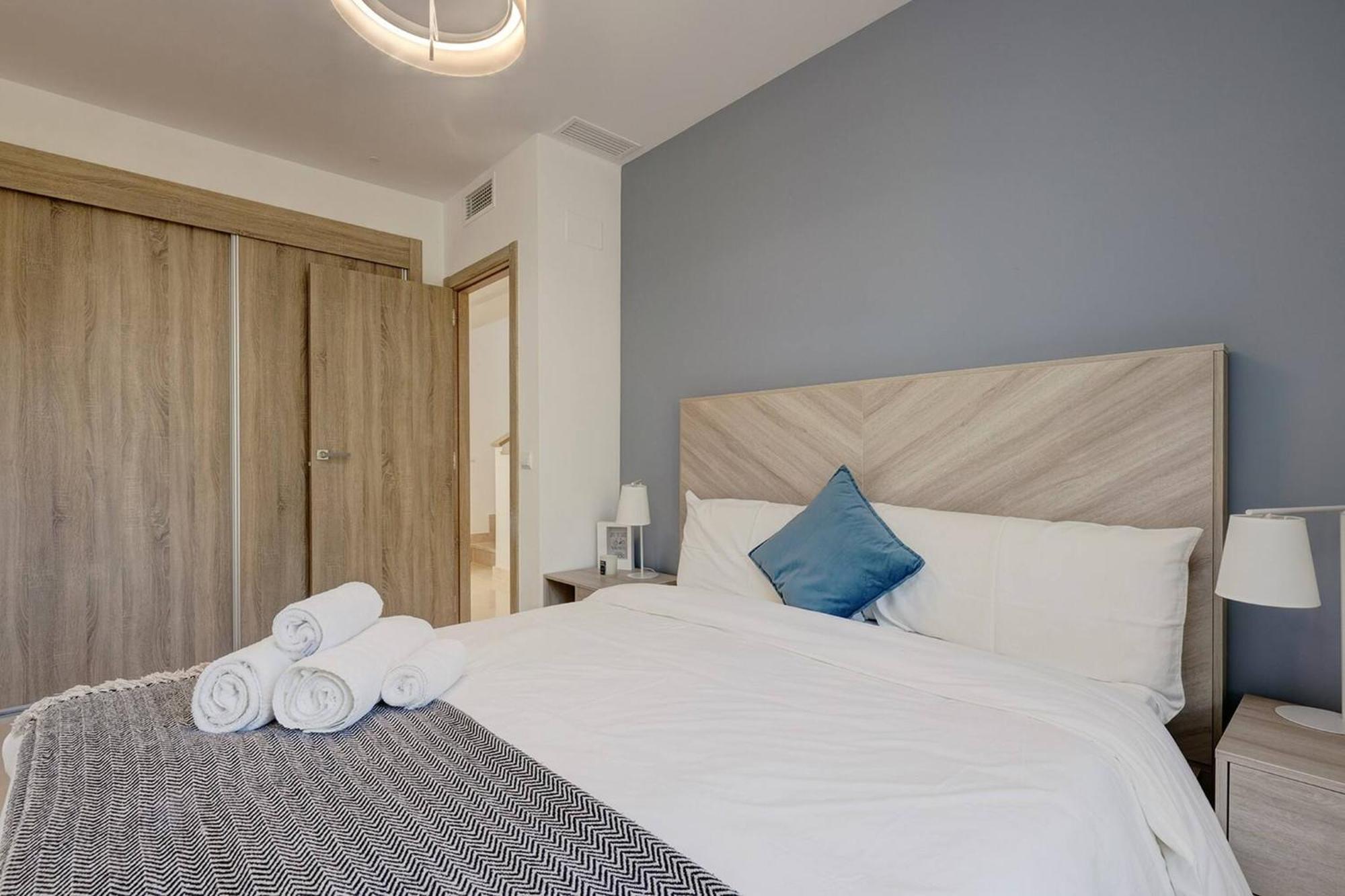 007 Modern 3 Bed Frontline Golf Townhouse In La Cala Golf With Mountain Views Ferienhaus *