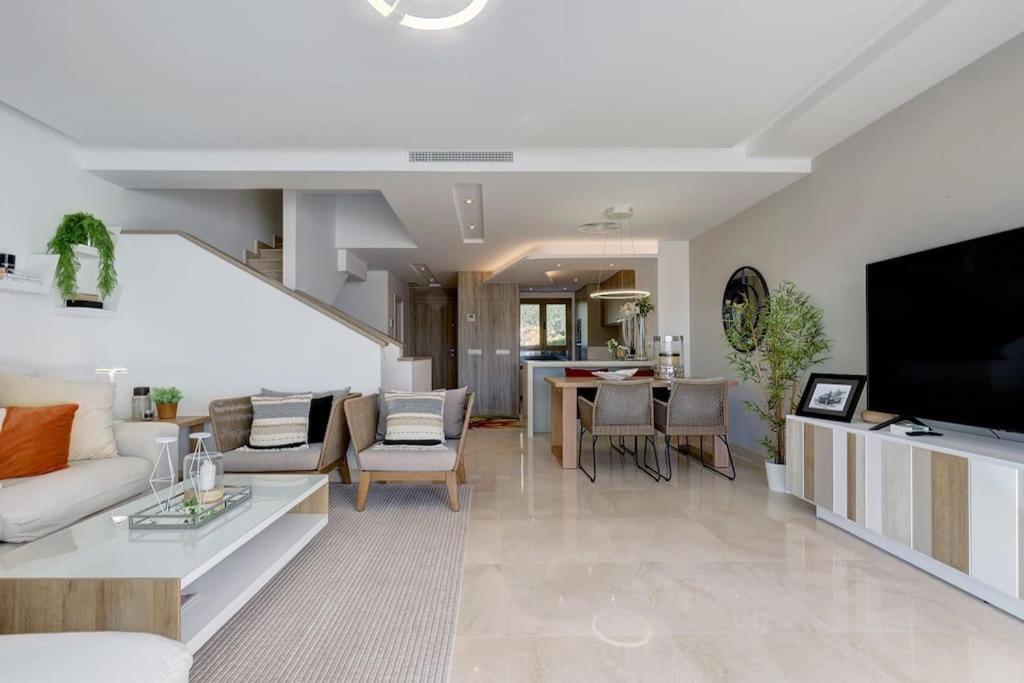 007 Modern 3 Bed Frontline Golf Townhouse In La Cala Golf With Mountain Views Ferienhaus Málaga