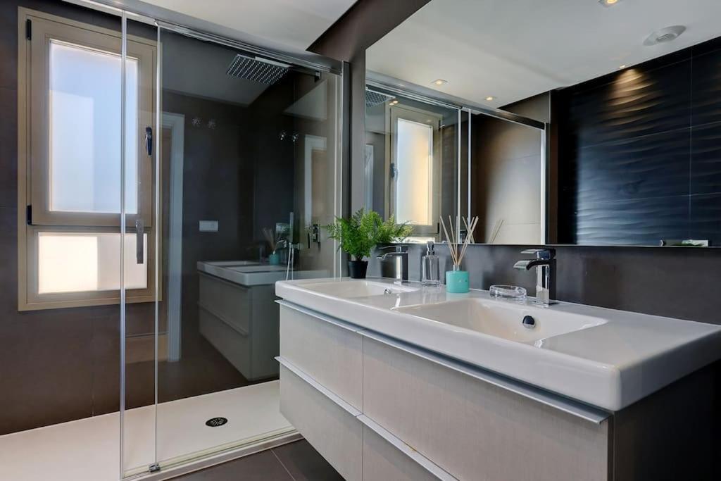 Vakantiehuis 007 Modern 3 Bed Frontline Golf Townhouse In La Cala Golf With Mountain Views Málaga