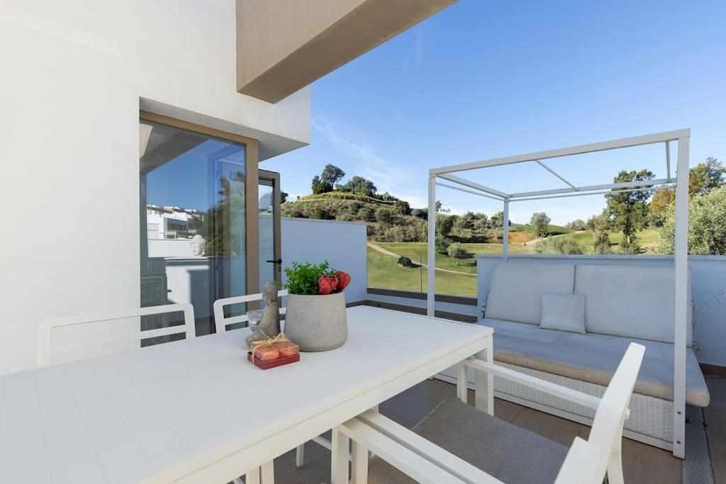 Vakantiehuis 007 Modern 3 Bed Frontline Golf Townhouse In La Cala Golf With Mountain Views Málaga