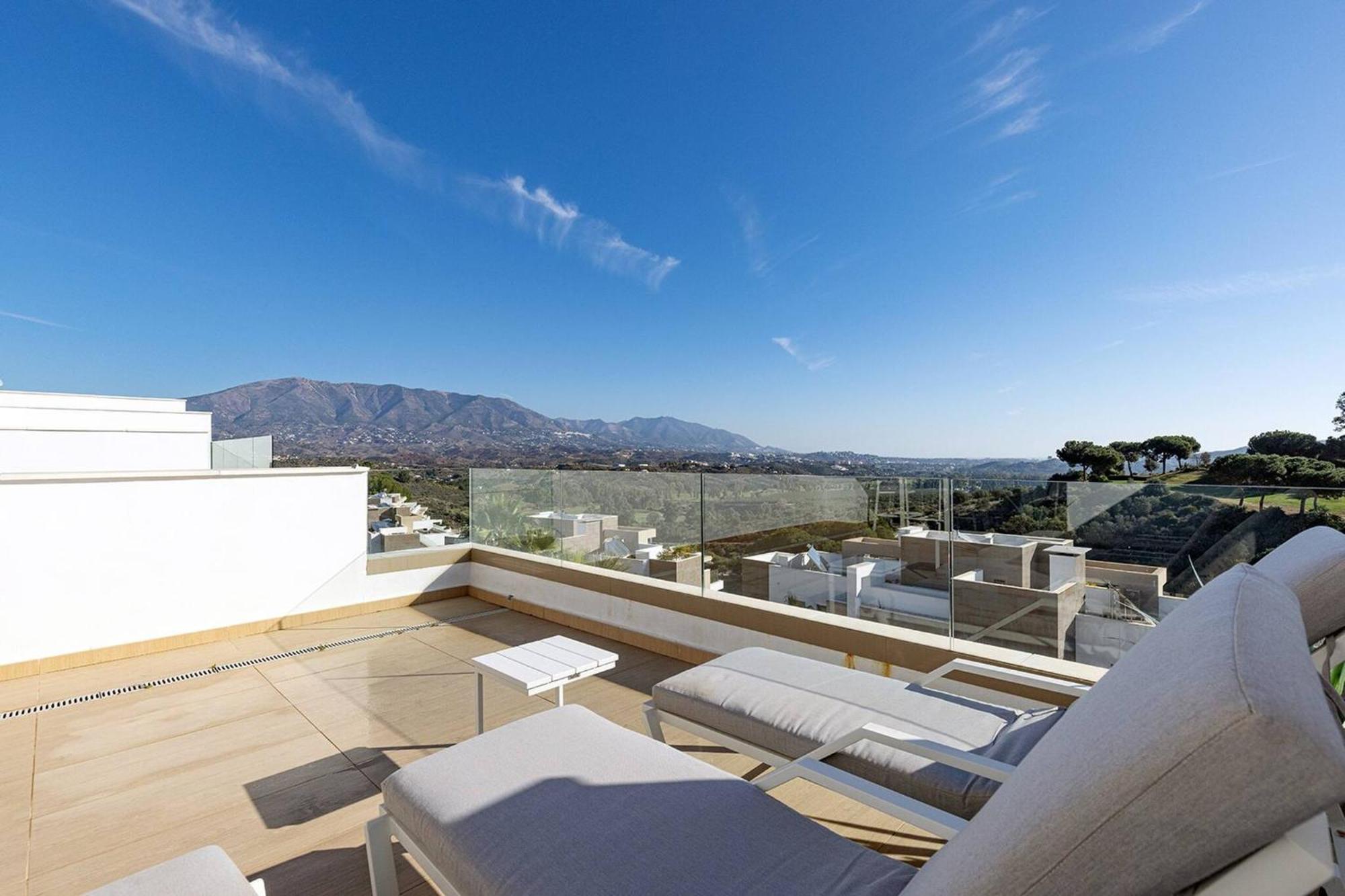 007 Modern 3 Bed Frontline Golf Townhouse In La Cala Golf With Mountain Views Vakantiehuis *